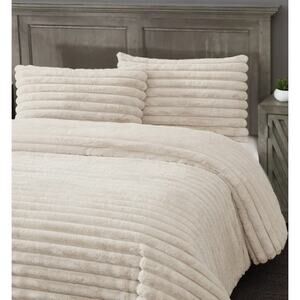 FRYE 2” Jacquard Channel, Faux Fur Comforter Set Cream